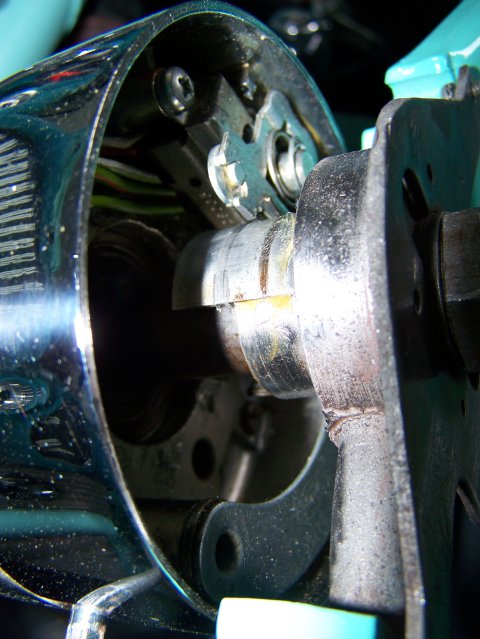 Turn Indicator Mechanism Riding On The Cancelling Ring.JPG
