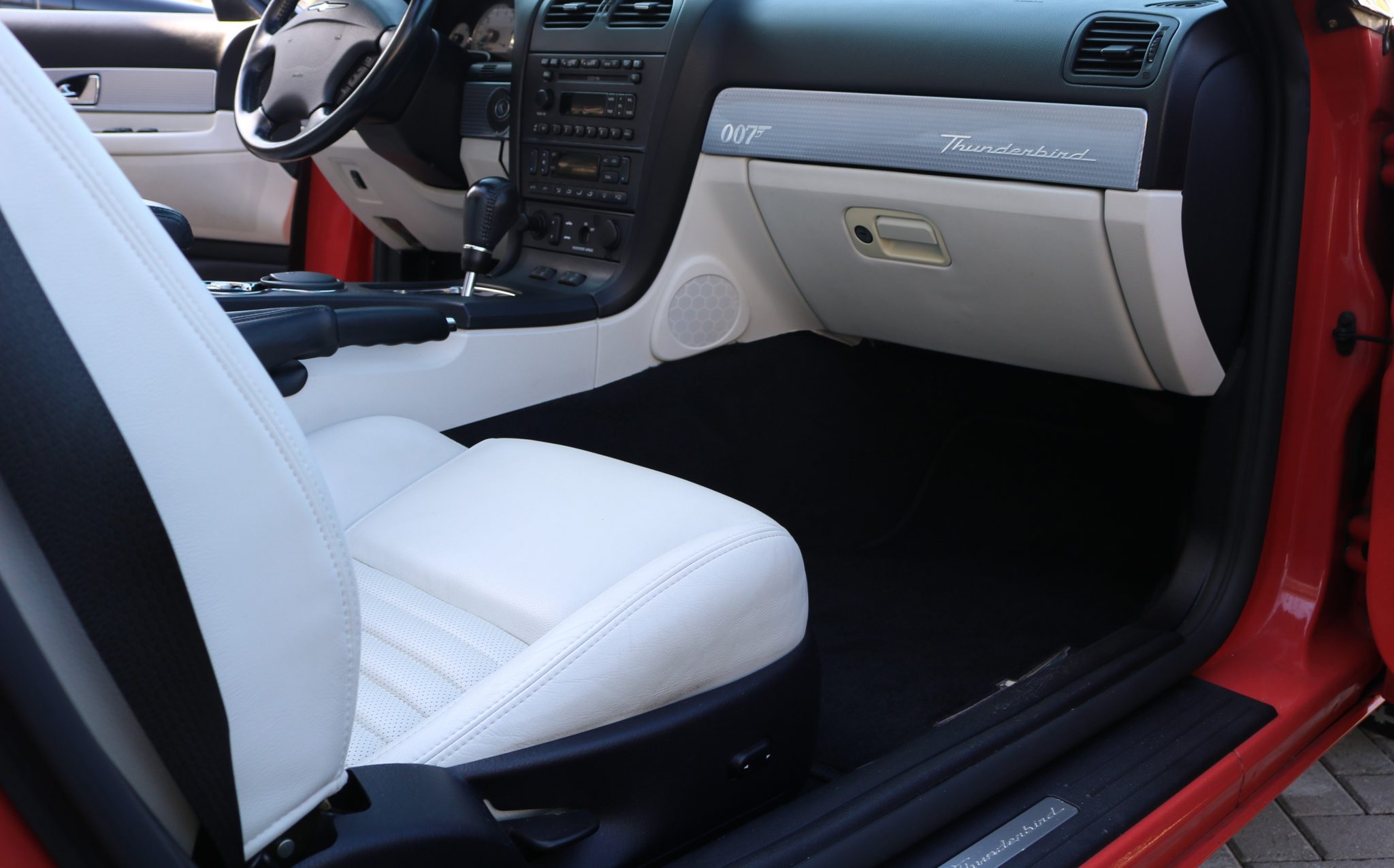 2003 James Bond Ford Thunderbird Seat