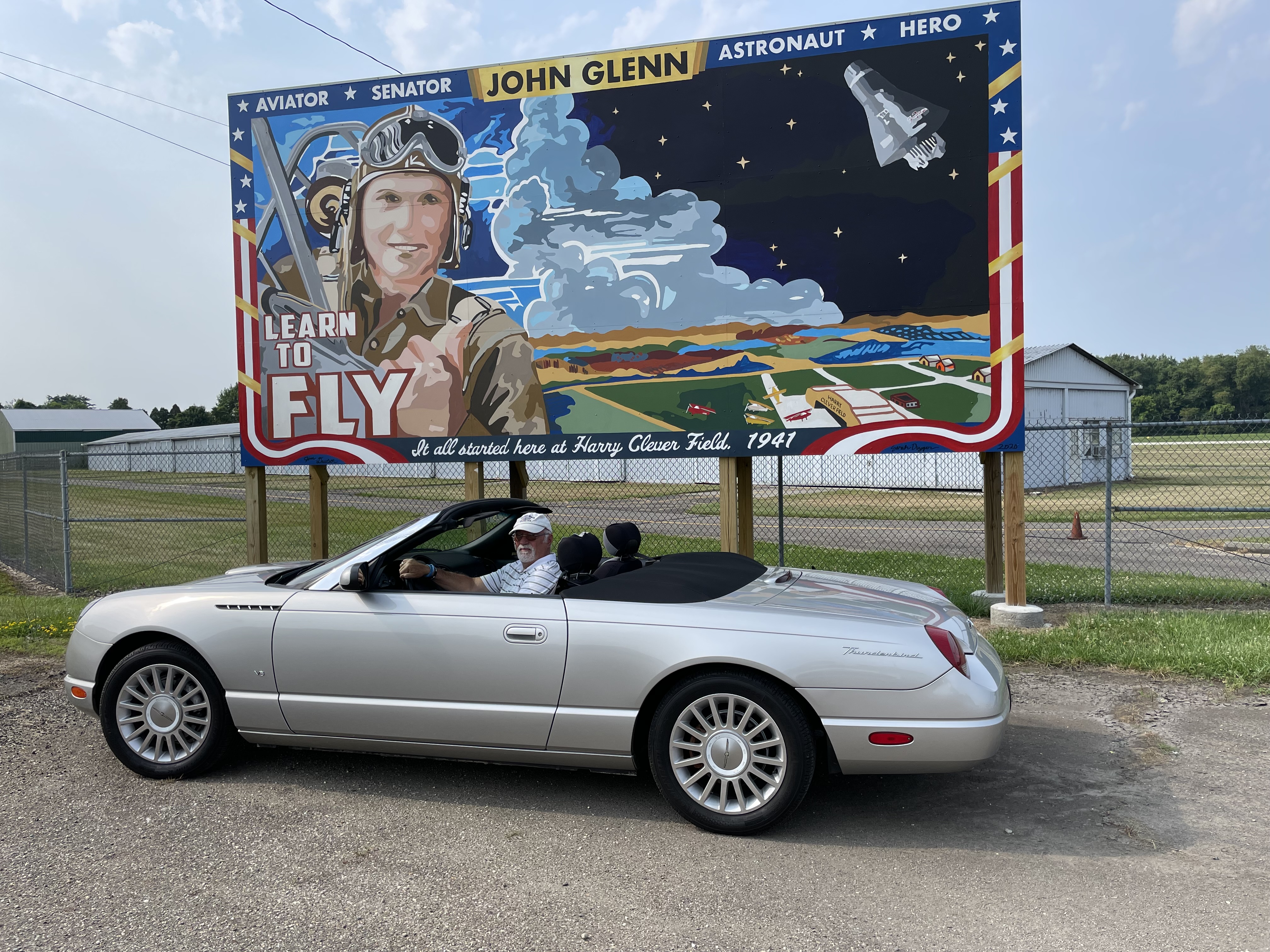 Harry Clever Airport